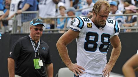 Panthers TE Greg Olsen runs routes at practice Wednesday | Charlotte ...