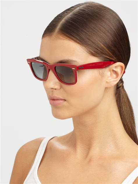 Ray-Ban London Wayfarer 50mm Sunglasses in Red - Lyst