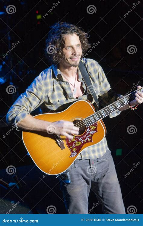 Chris Cornell Live Performance Editorial Photo - Image of singing, live ...