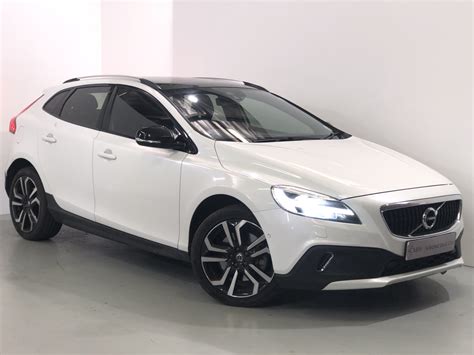 Volvo V40 Cross Country 2019 Models | CMH Volvo Cars Cape Town