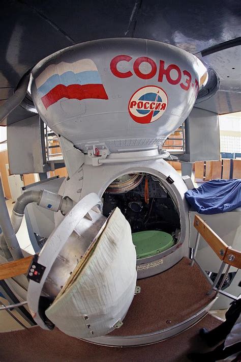 Soyuz-tma Spacecraft Interior Photograph by Babak Tafreshi/science Photo Library