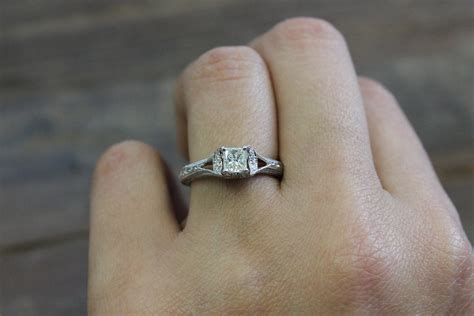 *Pre-Owned* 14K White Gold Princess Cut Diamond Vintage Engagement Ring -Gili Mor