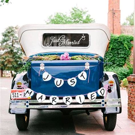 décoration voiture mariage originale fleurs guirlandes rubans #wedding ...