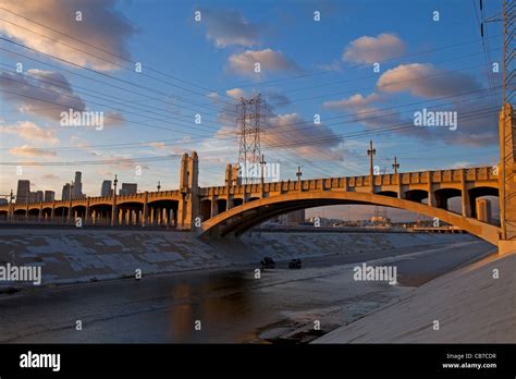 4th Street Bridge over the Los Angeles River, Downtown Los Angeles ...