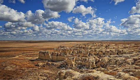 Castle Rock Badlands, Kansas [3617x2083] | Castle rock, Badlands, Trip