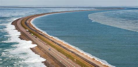 Van Oord and Boskalis win 25km Dutch dyke scheme