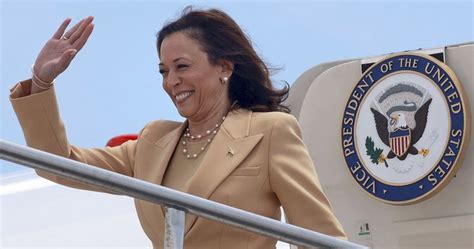 Kamala Harris lands in Seattle for climate speech, fundraiser | AllSides