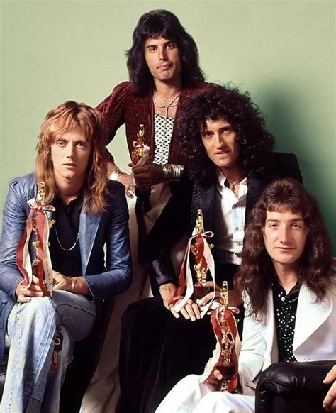 Queen, 1970 | Bandas musicales, Fotos de banda, Cantantes