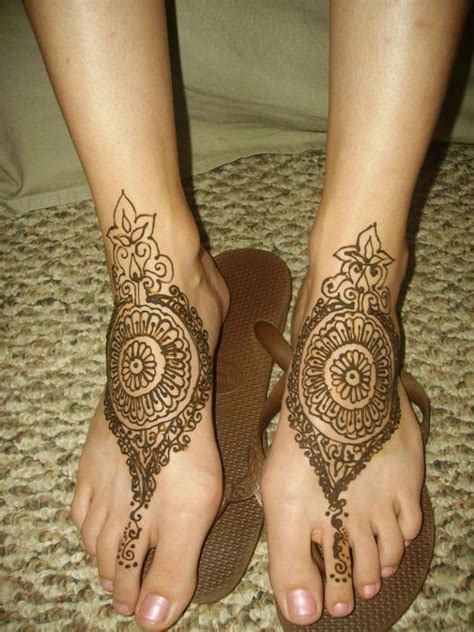 Mehndi 360: Gol Tikka Mehndi Design For Feet