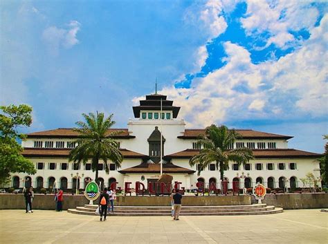 Gedung Sate: Info Lokasi, Harga Tiket, dan Aktivitas Seru