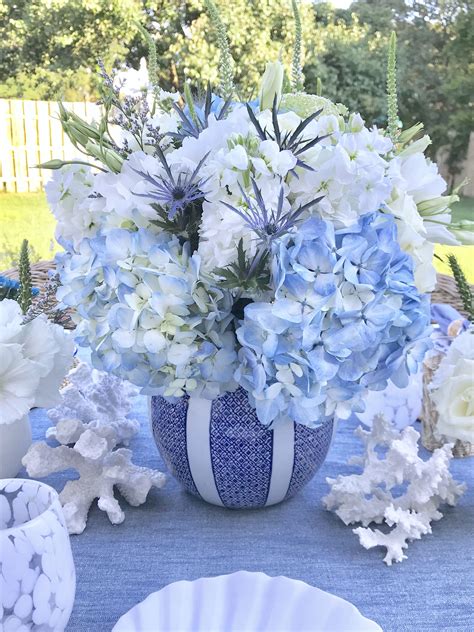 20+ Blue And White Flower Arrangements – DECOOMO