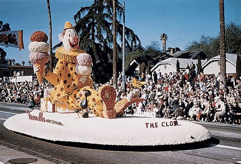 Vintage Photos of the Rose Bowl Parade | Reader's Digest