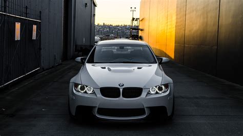 BMW M3 E92 vista frontal do carro branco Papéis de Parede | 2560x1440 QHD Papéis de Parede baixar