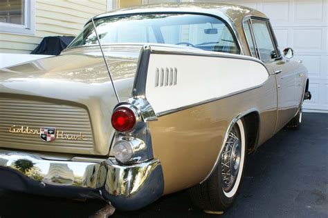 Studebaker Golden Hawk - Revivaler