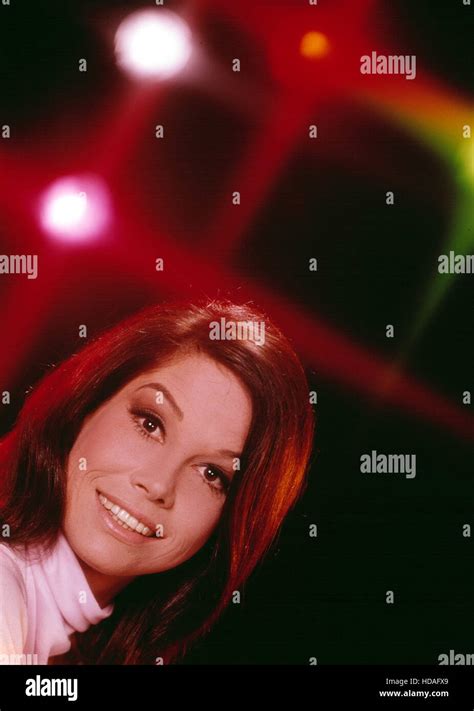 MARY TYLER MOORE SHOW, Mary Tyler Moore, 1970-77 Stock Photo - Alamy