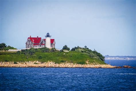 9 Prettiest Lighthouses to Visit in Massachusetts