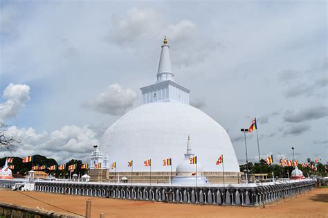 Ruwanwelisaya Stupa (Illustration) - World History Encyclopedia