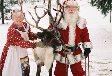 Cutest Santa and Mrs. Claus! They are a Real Couple and Have been Married fo 50 Years and Have ...