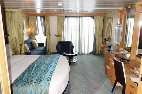 Our Latest Stateroom Review: Oasis of the Seas Junior Suite