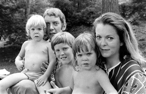 Donald Sutherland: Photos of the Actor and His Family, 1970 | Donald sutherland, Kiefer ...