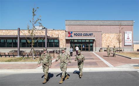 Soldiers pack Camp Humphreys' new food court during first lunch rush ...