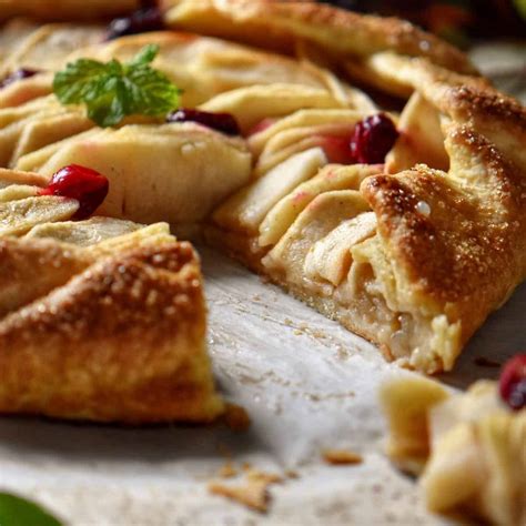 Apple Crostata Recipe: Easy Italian Dessert - She Loves Biscotti