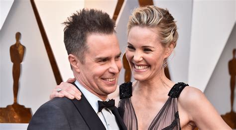 Sam Rockwell Kisses Girlfriend Leslie Bibb on Oscars 2018 Red Carpet ...