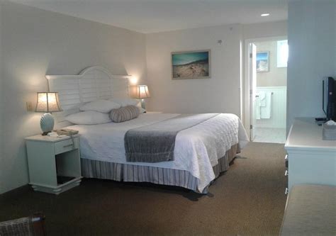 Anchorage by the Sea — Ogunquit Hotels — Maine.com