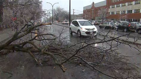 1 dead, hundreds of thousands still without power after Quebec ice ...