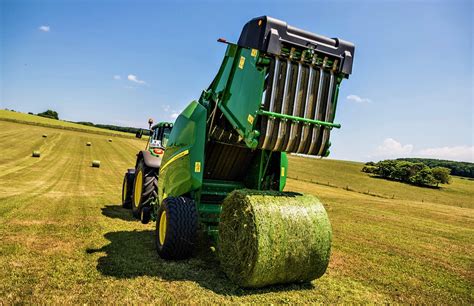 Pics: New round balers from machinery giant John Deere - Agriland