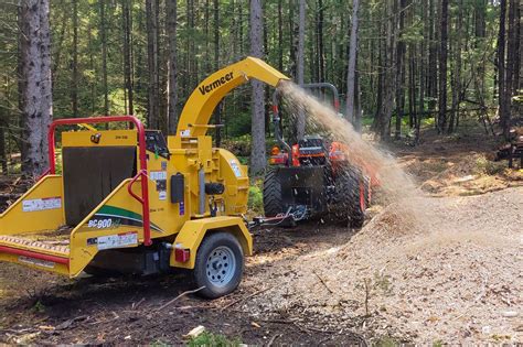 Wood Chipping with the Vermeer BC900XL | Adventurous Way