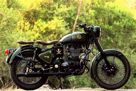 Royal Enfield Classic 500 Customised With a Classic Military Touch