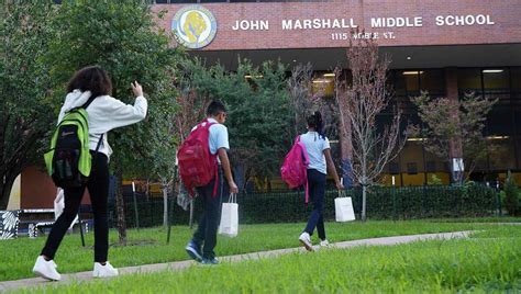 When does school start in Houston? Houston school district calendars