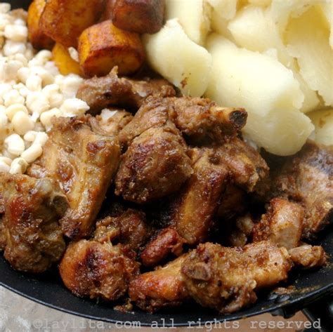 Fritada de chancho {Ecuadorian pork fritada} - Laylita's Recipes