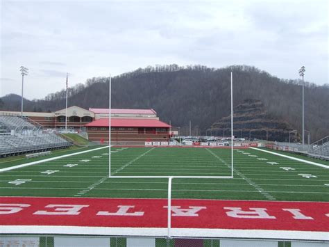 Belfry High School football on a Friday night! Hurry up please :)) | Belfry, Favorite places ...