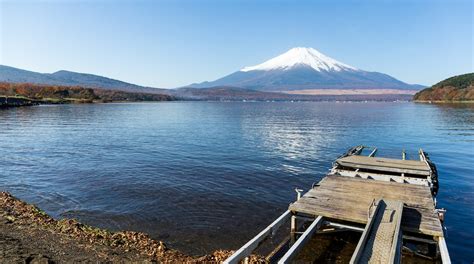 Lake Yamanaka in Yamanakako | Expedia.co.uk