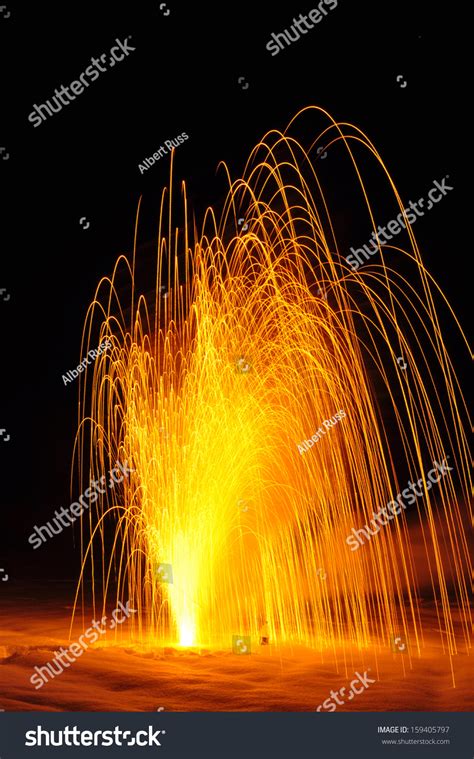 Sodium Metal Explosion On Water Stock Photo 159405797 - Shutterstock