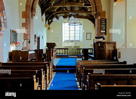 St james church interior hi-res stock photography and images - Alamy