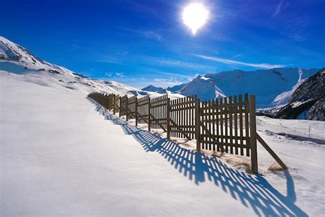 Premium Photo | Cerler wooden snow fence in pyrenees