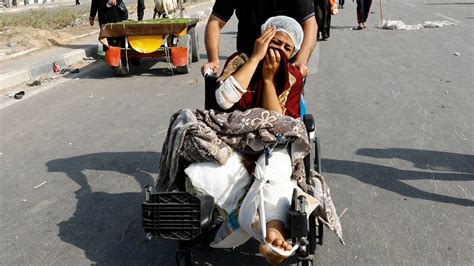 Israel-Palestine war: Israeli troops besiege Gaza hospitals as Arab leaders denounce 'war crimes ...