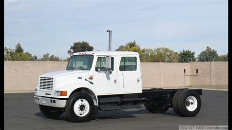 2002 International 4700 Crew Cab & Chassis - YouTube