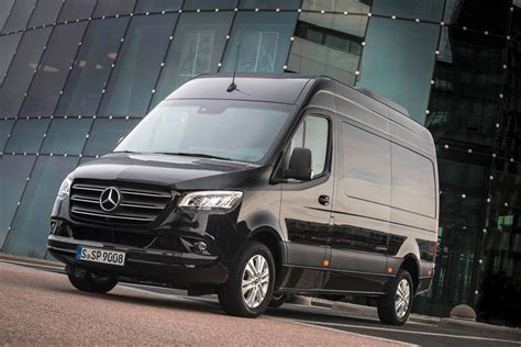 Mercedes Benz Sprinter Van 2020 Dapat Tambahan Diesel 4 Silinder