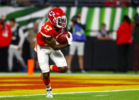 Chiefs' Mecole Hardman makes 23 mph on the treadmill look like jogging ...