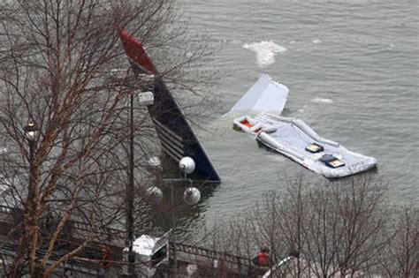 Hudson River plane crash pilot tells of miracle landing - Mirror Online