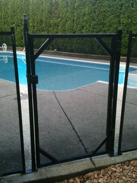 WaterWarden 5’ Pool Gate, Pool Fence Gate - 30” Wide, Self-Closing and ...