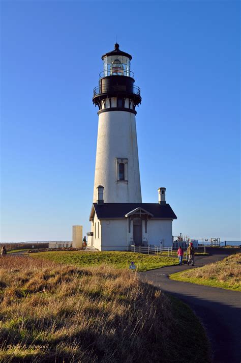 Hiking Yaquina Head | Lighthouses in oregon, Lighthouse, Lighthouse pictures