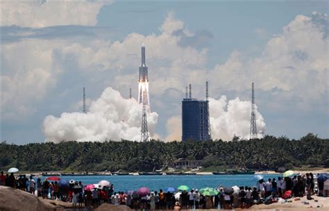 China Rocket Crash: China's Uncontrollable Rocket Falls Into Indian Ocean