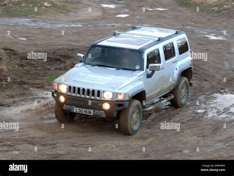 Hummer H3 driving off road Stock Photo - Alamy