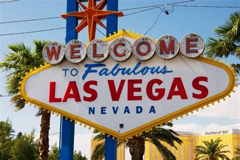 Things You Never Knew About the Las Vegas Sign | Reader's Digest