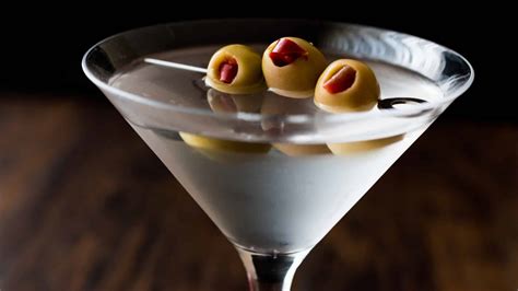 Martini (Extra Dry) drink recipe - Drinknation.com